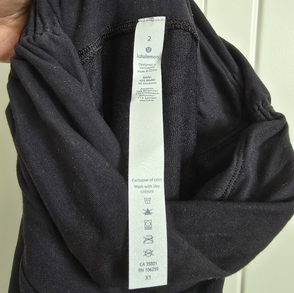 Lululemon Take It Easy pants, size 2, black - Picture 3 of 4